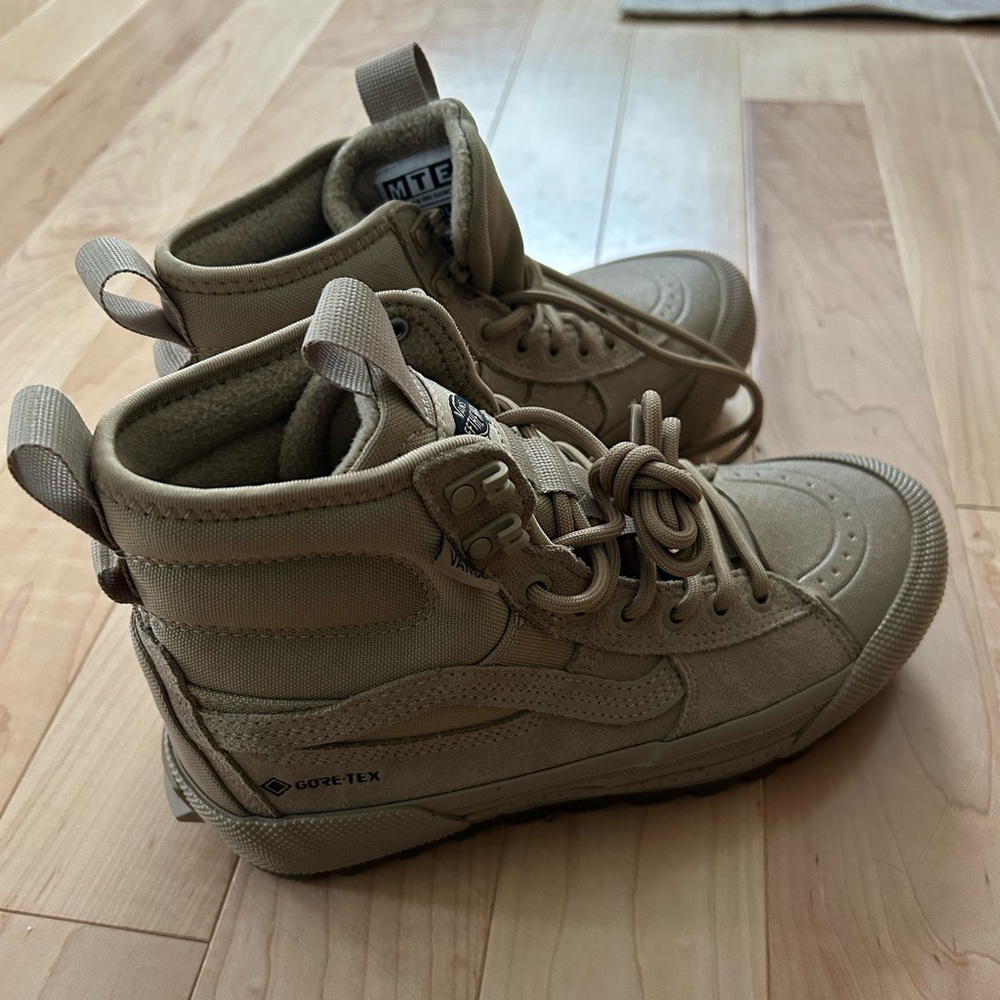 Brand new Vans Sk8 Hi skate high MTE Gore tex boots